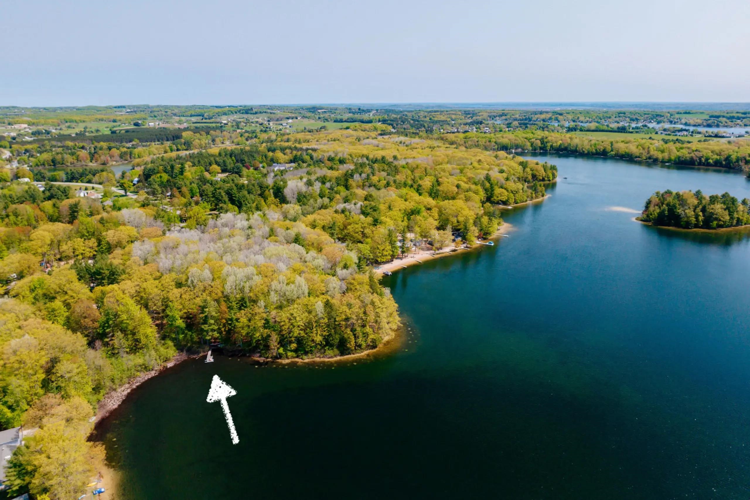 600 Bass Lake Road Traverse City, MI 49685 - Photo 11 of 74 1941563-86bd6995-0a65-485a-a9cd-3d4d903b2794.JPG