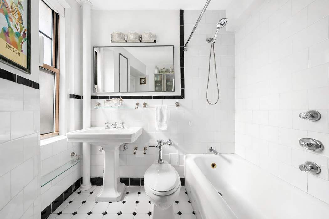 2 Horatio Street, Unit 2D Manhattan, NY 10014 - Photo 7 of 13