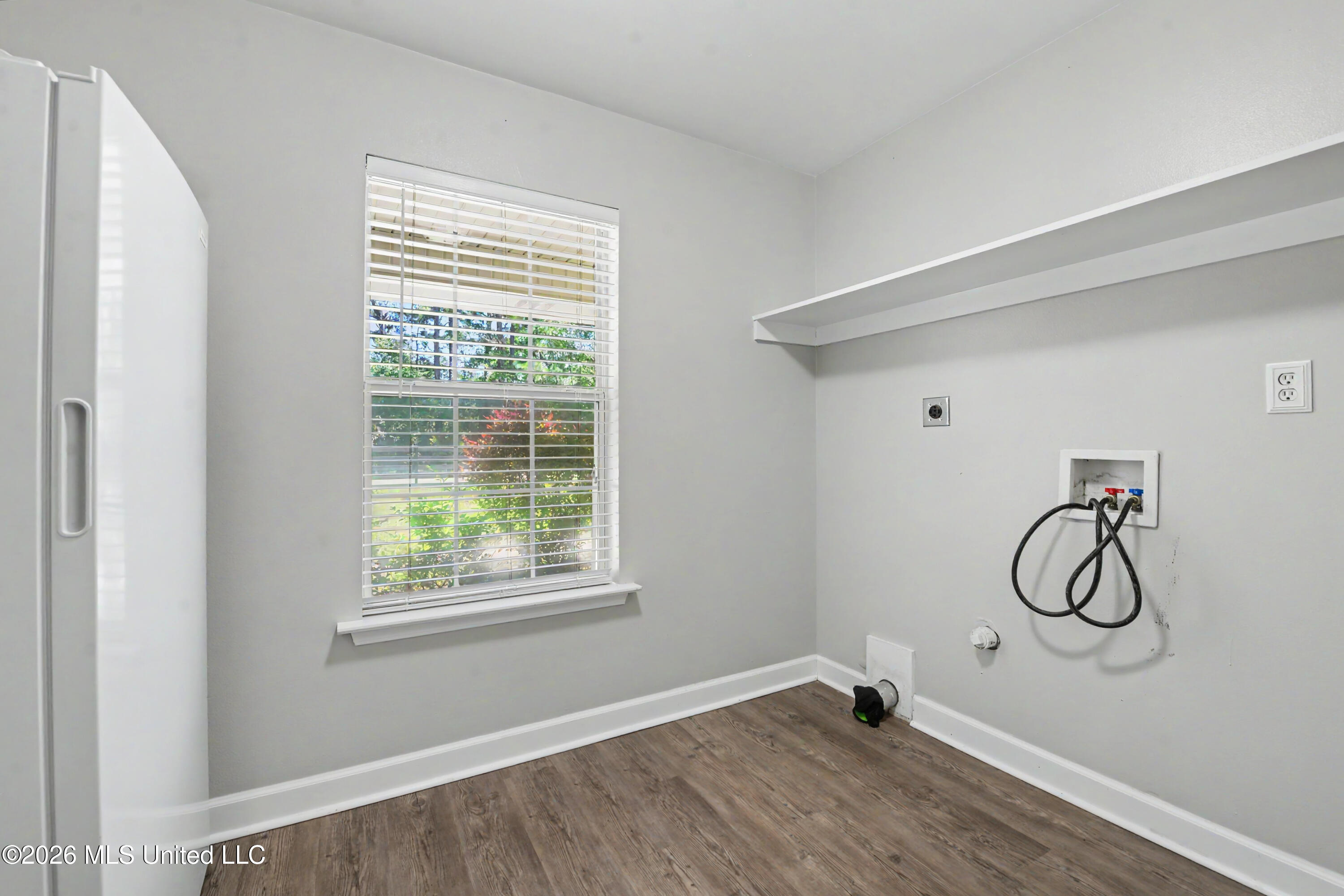 16023 Old Joe Moran Road Kiln, MS 39556 - Photo 22 of 37 Laundry Room