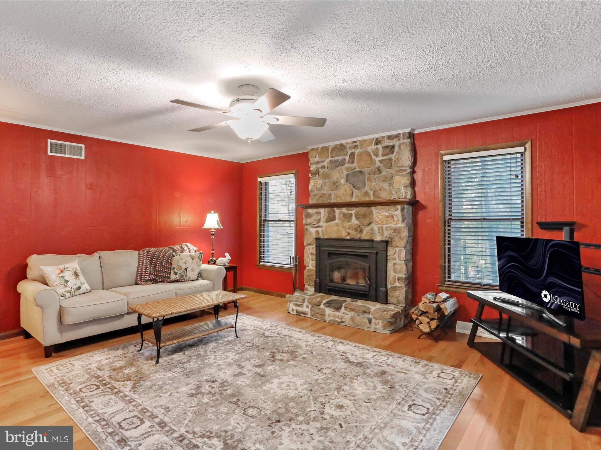 100 Mt Union Road Fayetteville, PA 17222 - Photo 4 of 43 Large family room with beautiful hardwood floors!
