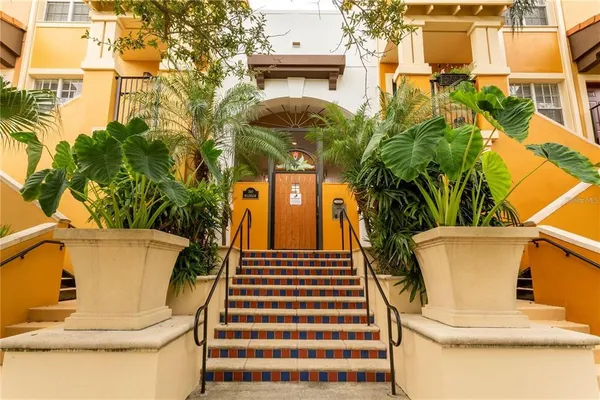 $379,900 | 100 4th Avenue South, Unit 205, St. Petersburg, FL 33701