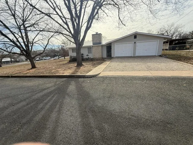 $569,000 | 303 East Walnut Street, Fredericksburg, TX 78624