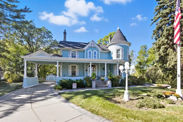 $830,000 | 1625 3rd Avenue, Anoka, MN 55303