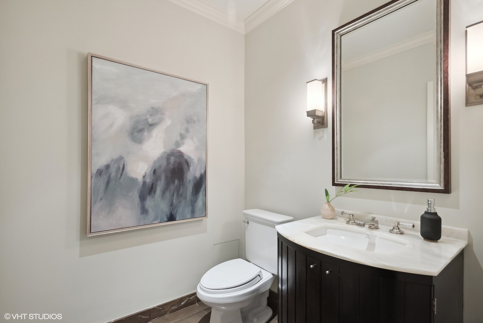 3400 North Lake Shore Drive, Unit 3A Chicago, IL 60657 - Photo 24 of 25 a bathroom with a toilet a sink and mirror