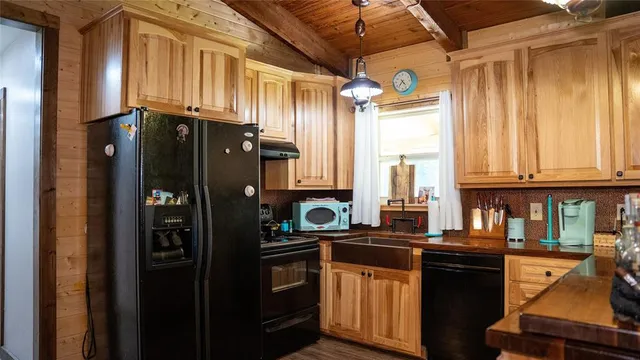 $1,495,000 | 17631 Fm 1159, Clarksville, TX 75426