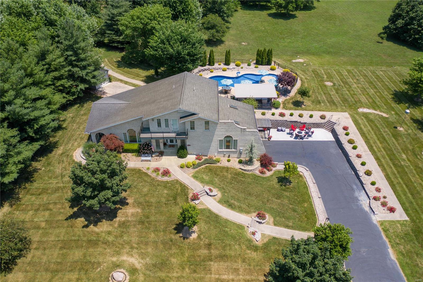 882 Edward Street St. Libory, IL 62282 - Photo 1 of 72