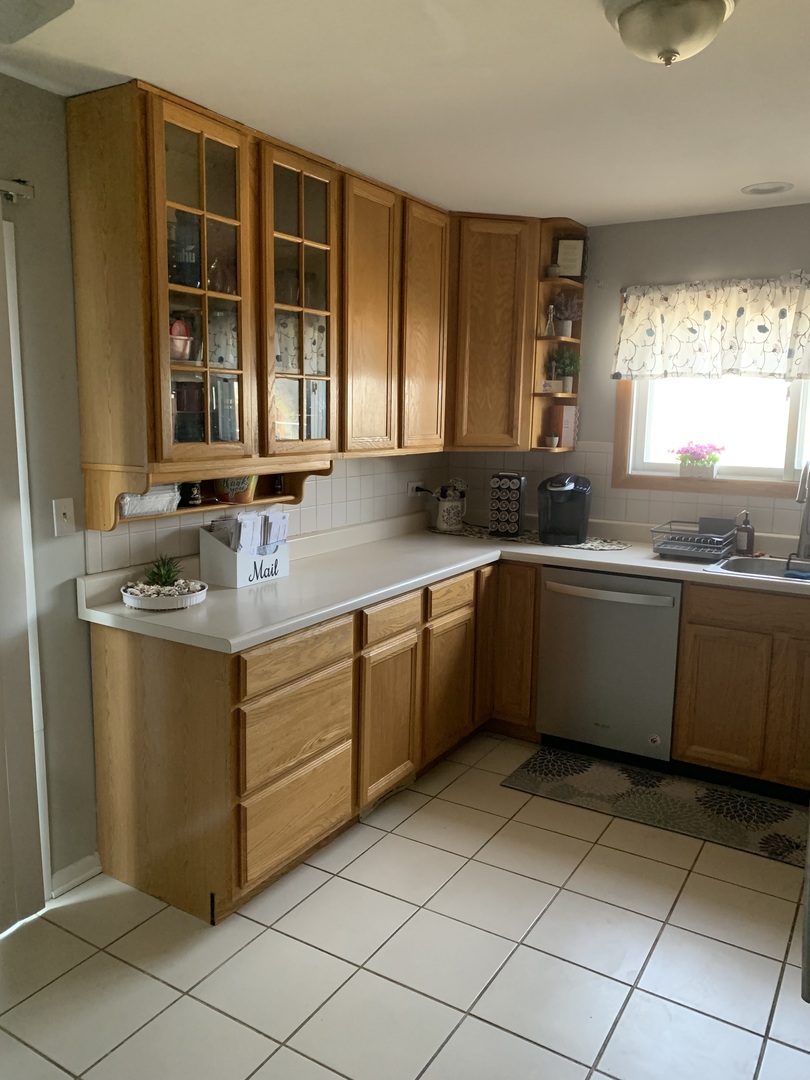 125 Cedarbrook Road Naperville, IL 60565 - Photo 5 of 10