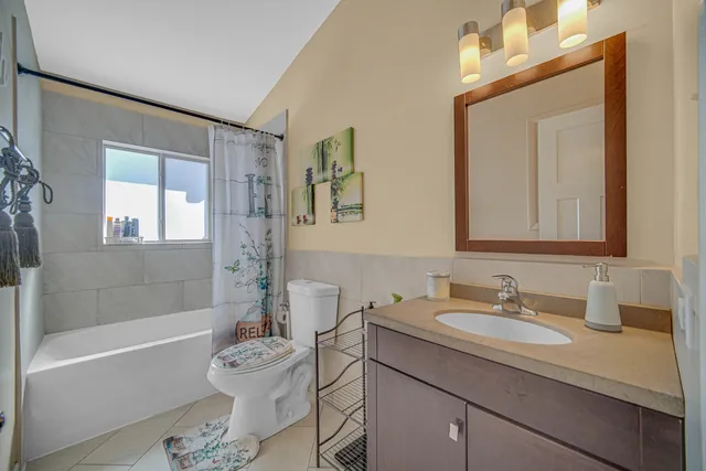 $239,900 | 420 Carey Court, Chicago Heights, IL 60411