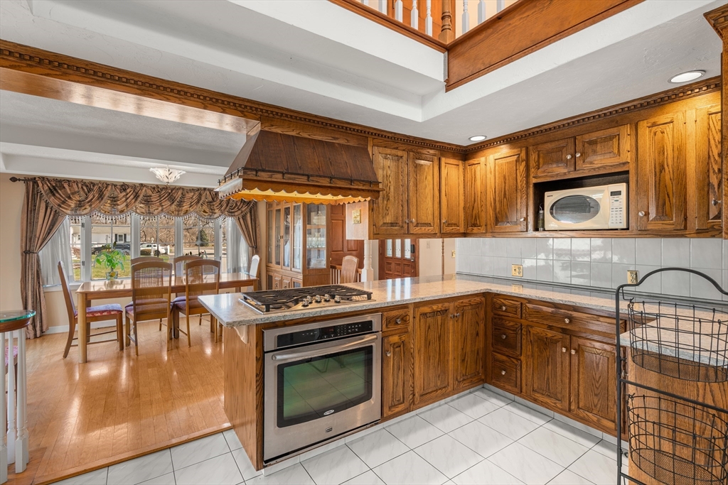 113 Temple Road Waltham, MA 02452 - Photo 12 of 35