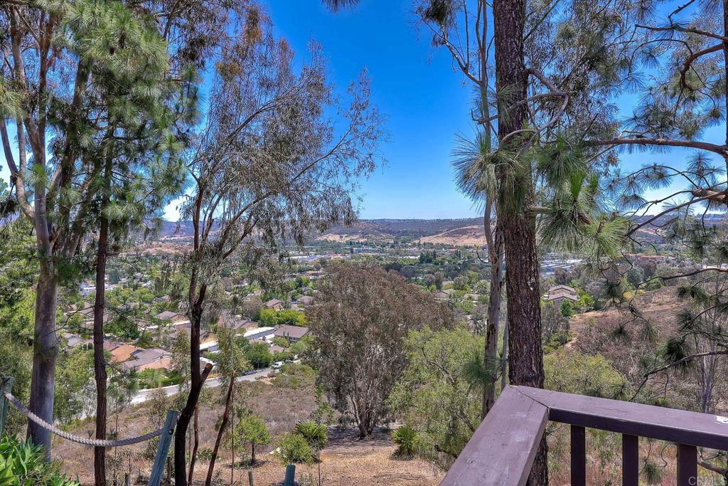 13619 Atoka Place Poway, CA 92064 - Photo 4 of 37