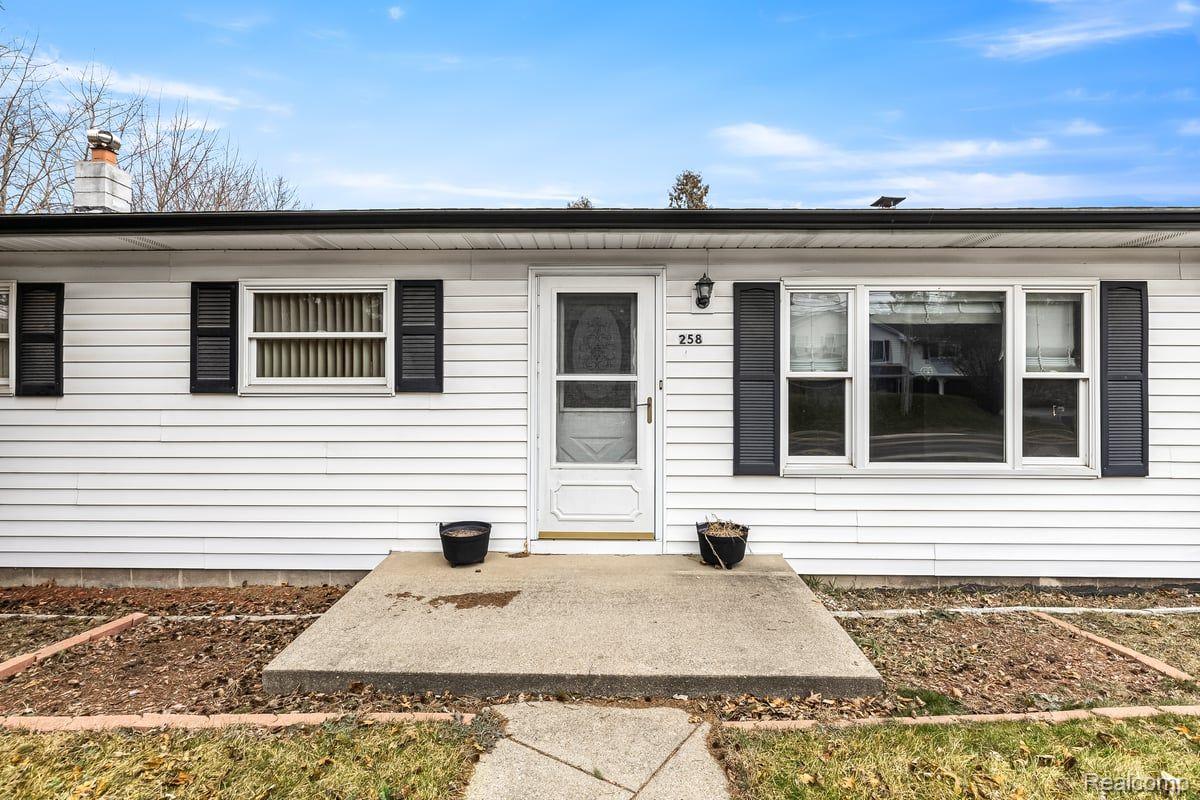 258 Heights Road Lake Orion, MI 48362 - Photo 40 of 41 Gallery Image 40
