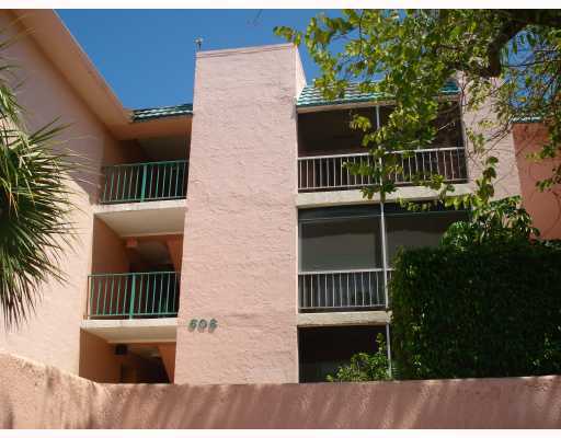 608 Northwest 13th Street, Unit 28 Boca Raton, FL 33486 - Photo 7 of 14 a view of outdoor space and yard