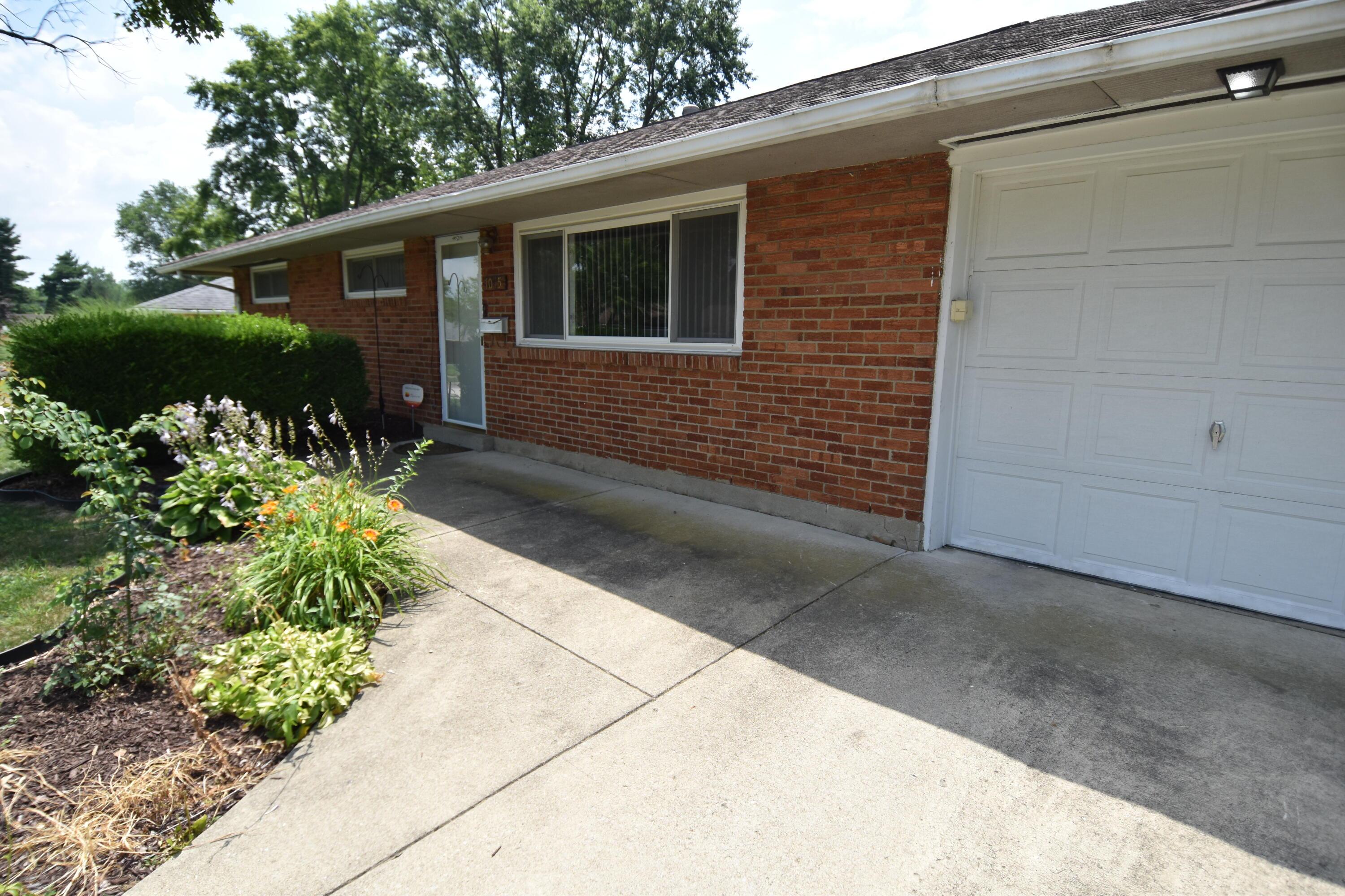 7075 Bartlett Road Reynoldsburg, OH 43068 - Photo 28 of 34 Entrance