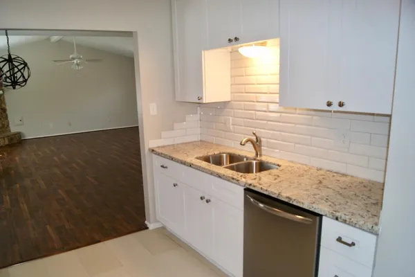 $1,675 | 3322 Sycamore Springs Drive, Houston, TX 77339