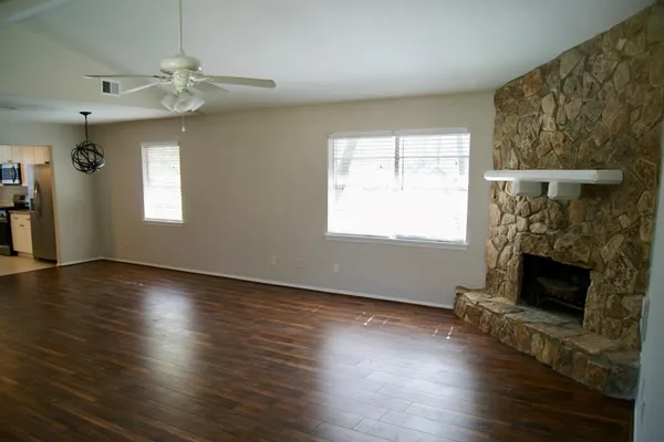 $1,675 | 3322 Sycamore Springs Drive, Houston, TX 77339