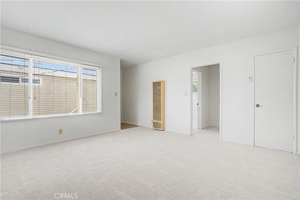 1049 3rd Street Hermosa Beach, CA 90254 - Photo 7 of 21 1051 3rd St - Spacious Living Room