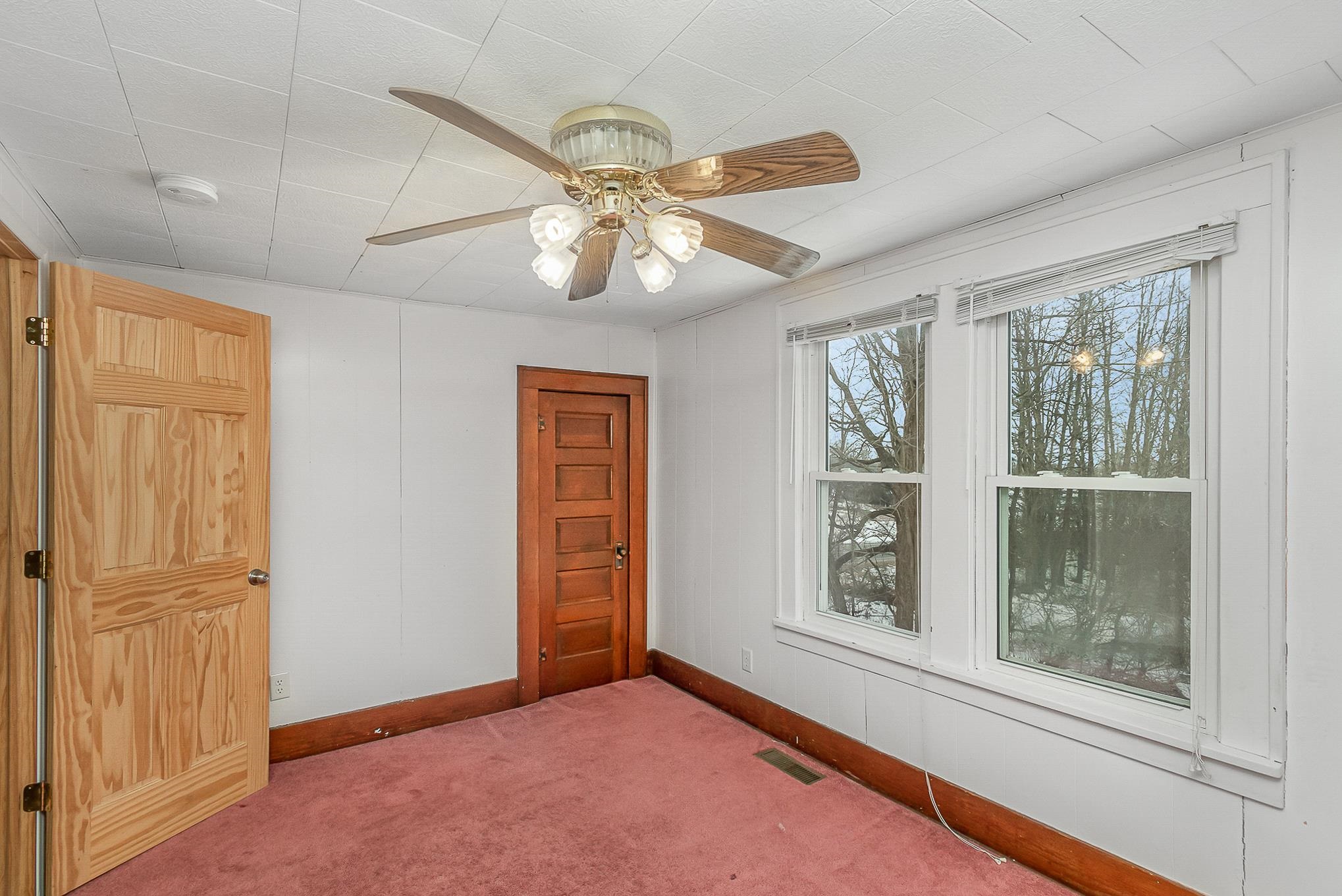 5425 South Mission Road Mount Pleasant, MI 48858 - Photo 21 of 25 1896290-20.JPG