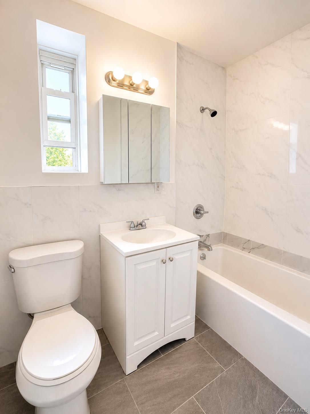 83-36 Beverly Road, Unit 5B Queens, NY 11415 - Photo 2 of 7