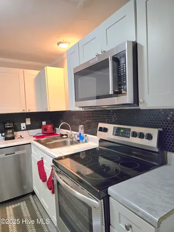 $2,200 | 307 Clairmont Circle, Greenville, NC 27834