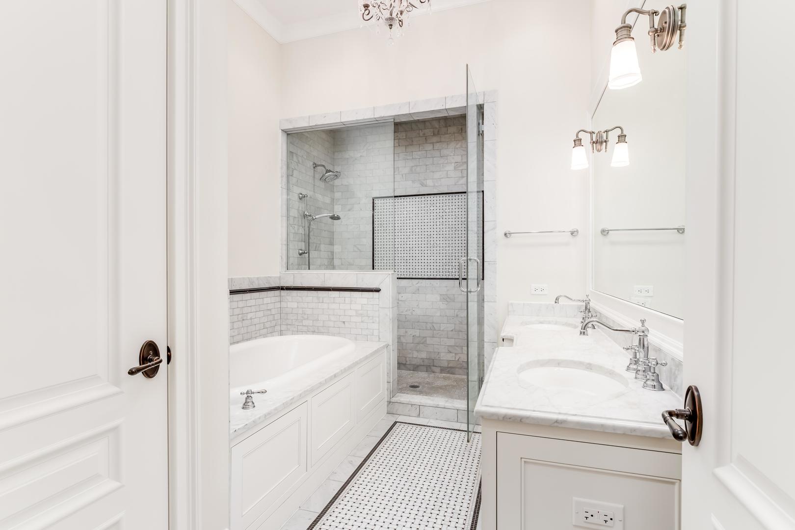 116 West Chestnut Street Chicago, IL 60610 - Photo 12 of 26