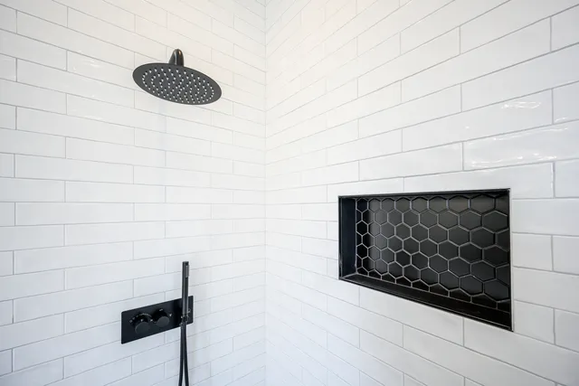 $479,000 | 2135 West Cermak Road, Unit 2S, Chicago, IL 60608