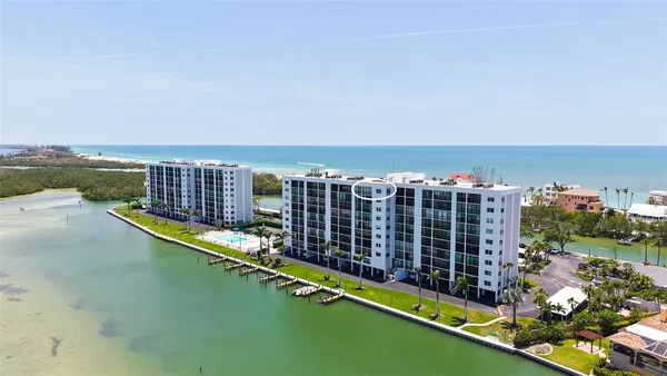$4,000 | 9393 Midnight Pass Road, Unit P4, Sarasota, FL 34242