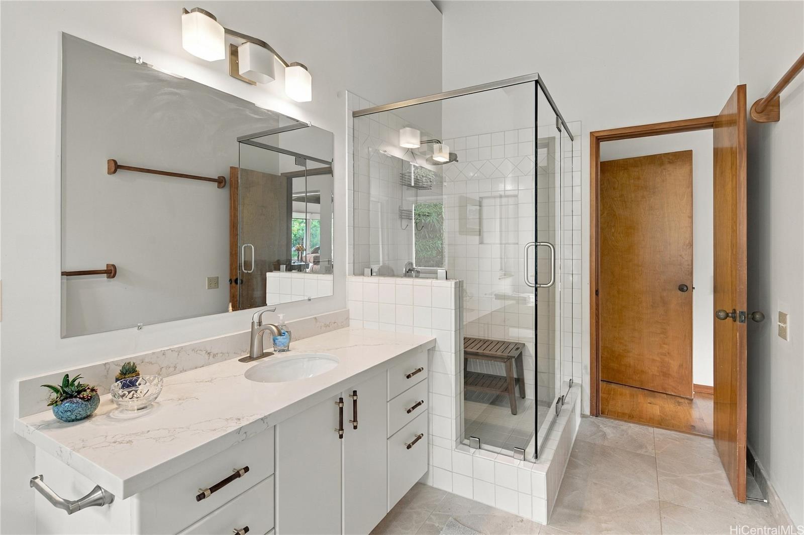 1064 Auloa Road, Unit B Kailua, HI 96734 - Photo 16 of 25 Gallery Image 16