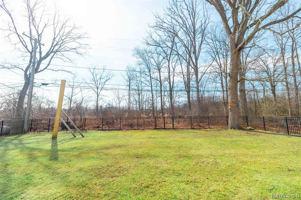 8515 Lake Road Grosse Ile, MI 48138 - Photo 41 of 42 Gallery Image 41
