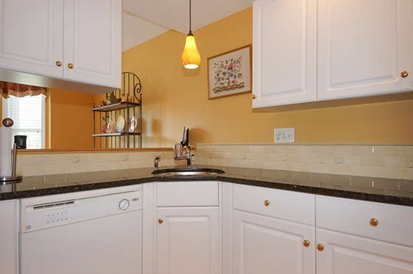 7 Strawberry Lane, Unit G Hudson, MA 01749 - Photo 4 of 28
