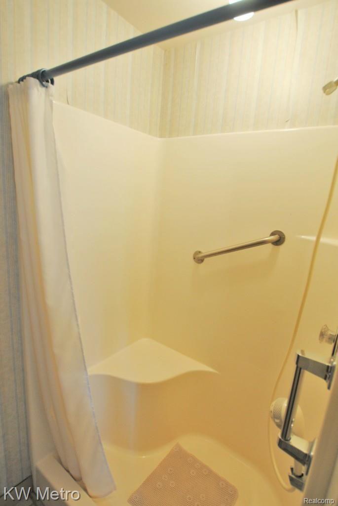 1609 Cambridge Road Berkley, MI 48072 - Photo 19 of 27 DSC_0023 (2).jpg