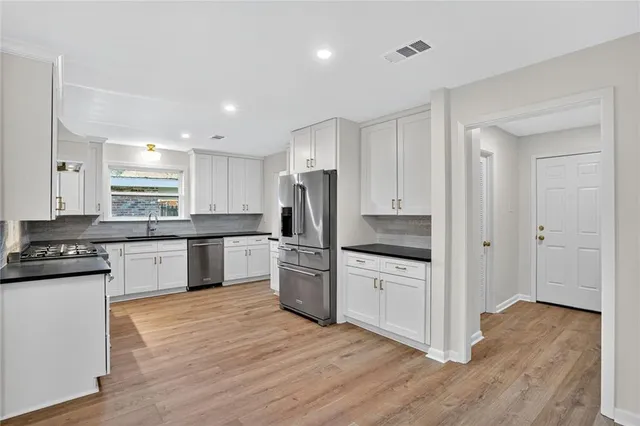 $699,500 | 10120 Idlewood Place, River Ridge, LA 70123