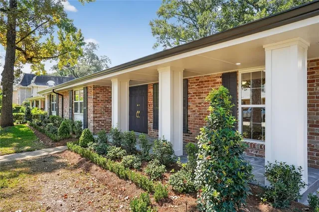 $699,500 | 10120 Idlewood Place, River Ridge, LA 70123