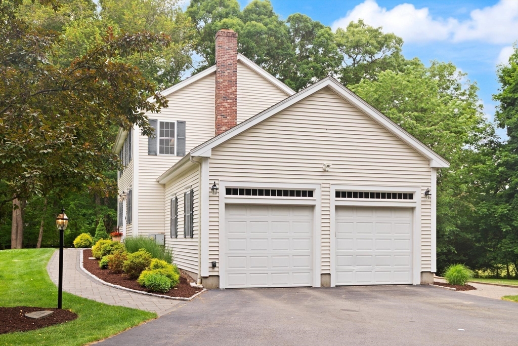 5 Winchester Road Medway, MA 02053 - Photo 4 of 42
