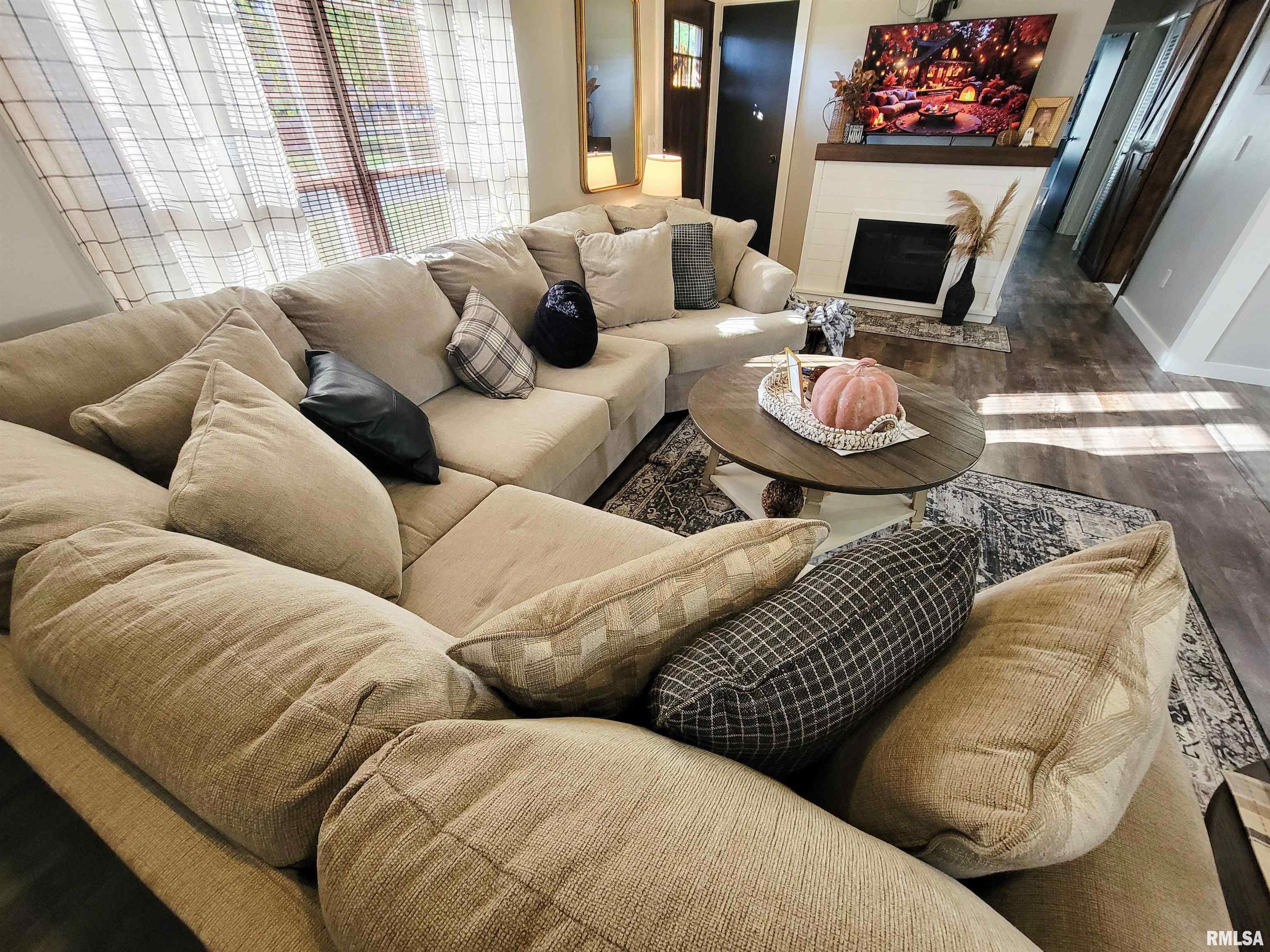 616 Seminary Street Flora, IL 62839 - Photo 13 of 86