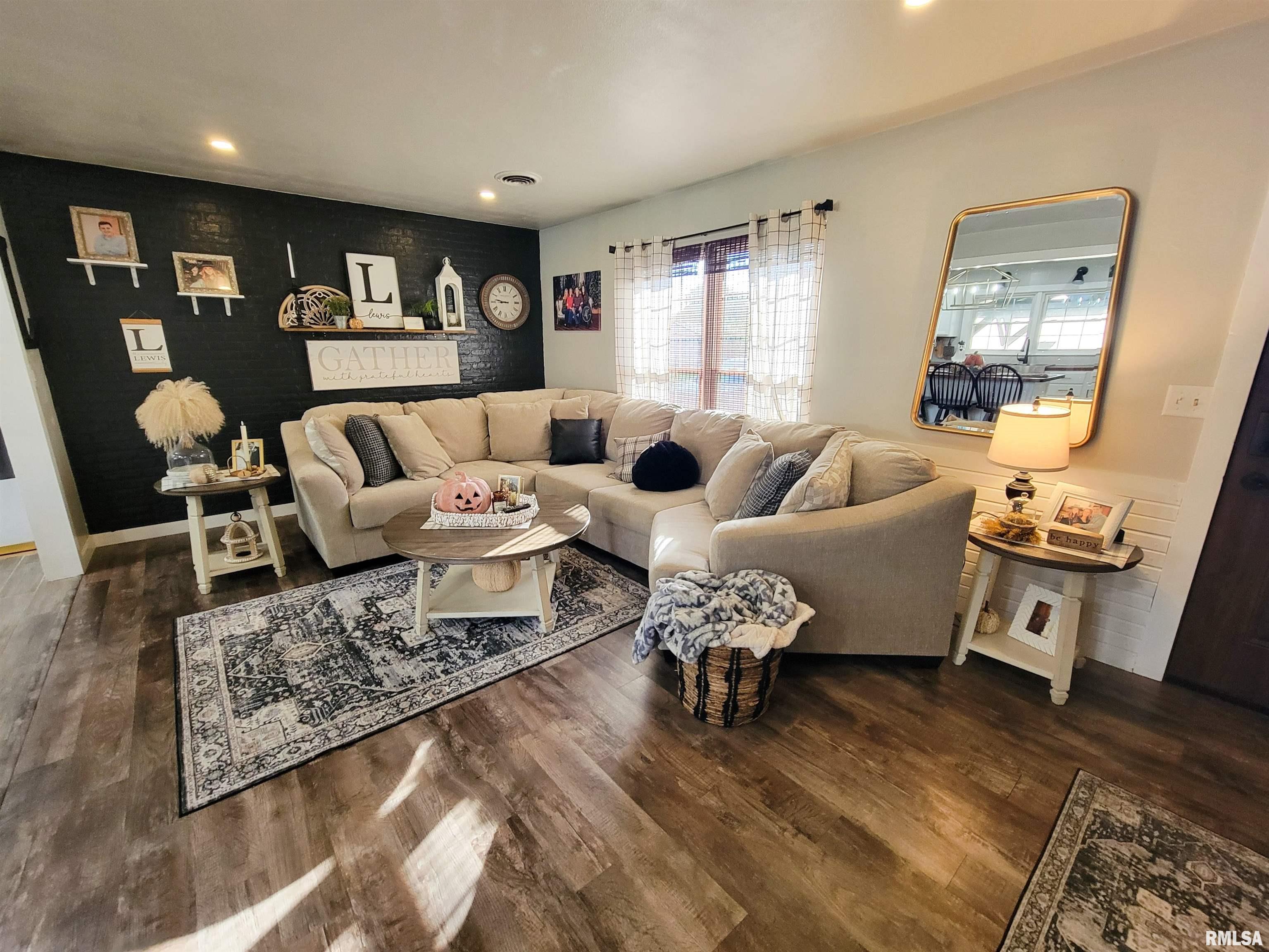 616 Seminary Street Flora, IL 62839 - Photo 15 of 86