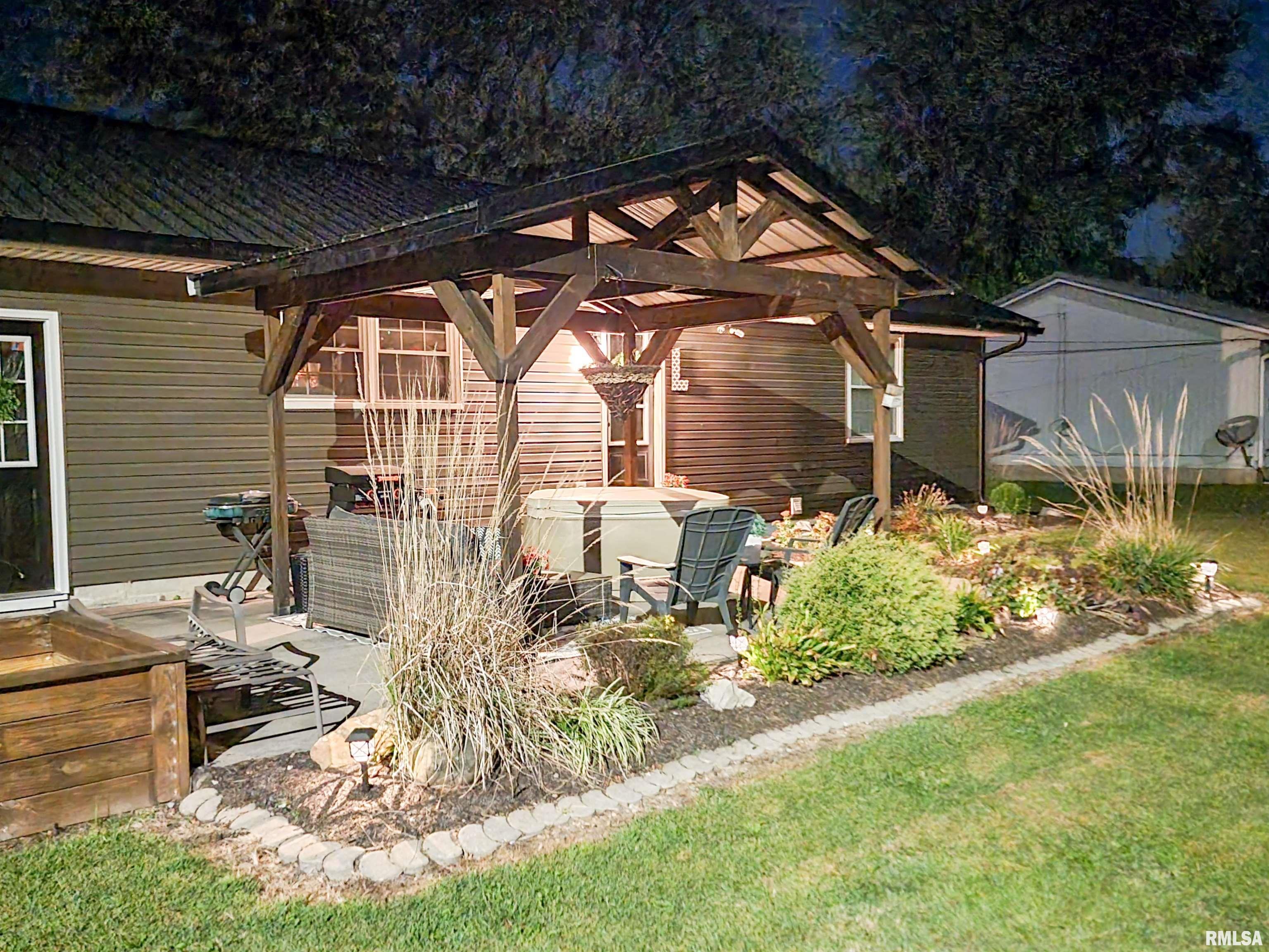 616 Seminary Street Flora, IL 62839 - Photo 2 of 86