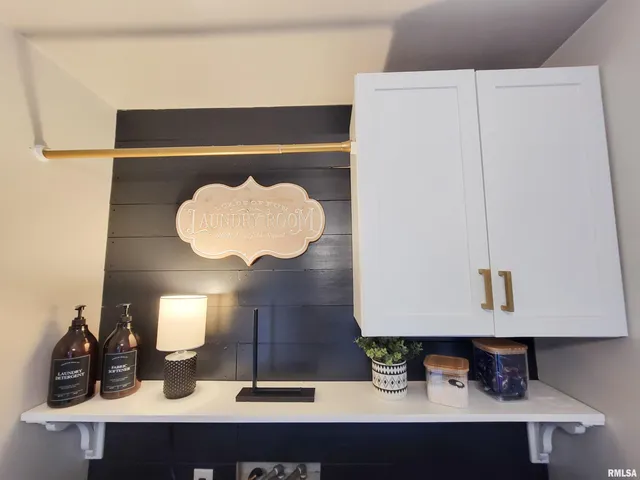 $150,000 | 616 Seminary Street, Flora, IL 62839