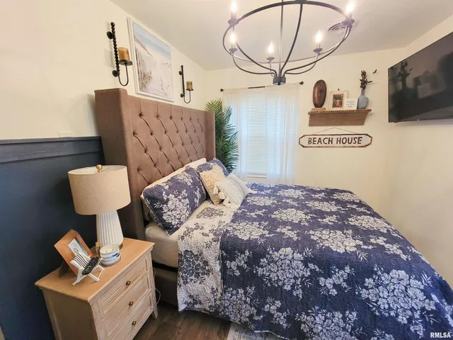 $150,000 | 616 Seminary Street, Flora, IL 62839