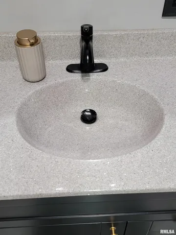 $150,000 | 616 Seminary Street, Flora, IL 62839