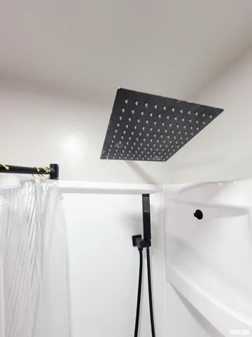 $150,000 | 616 Seminary Street, Flora, IL 62839