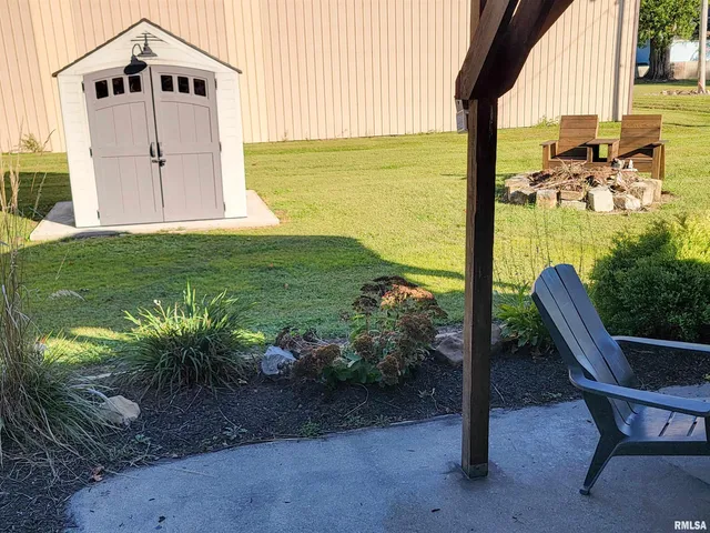 $150,000 | 616 Seminary Street, Flora, IL 62839