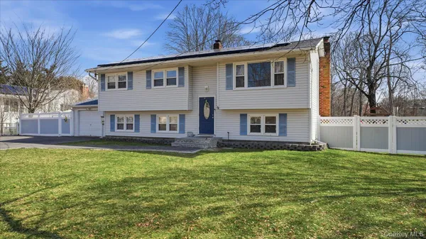 $745,000 | 147 Coates Avenue North, Holbrook, NY 11741