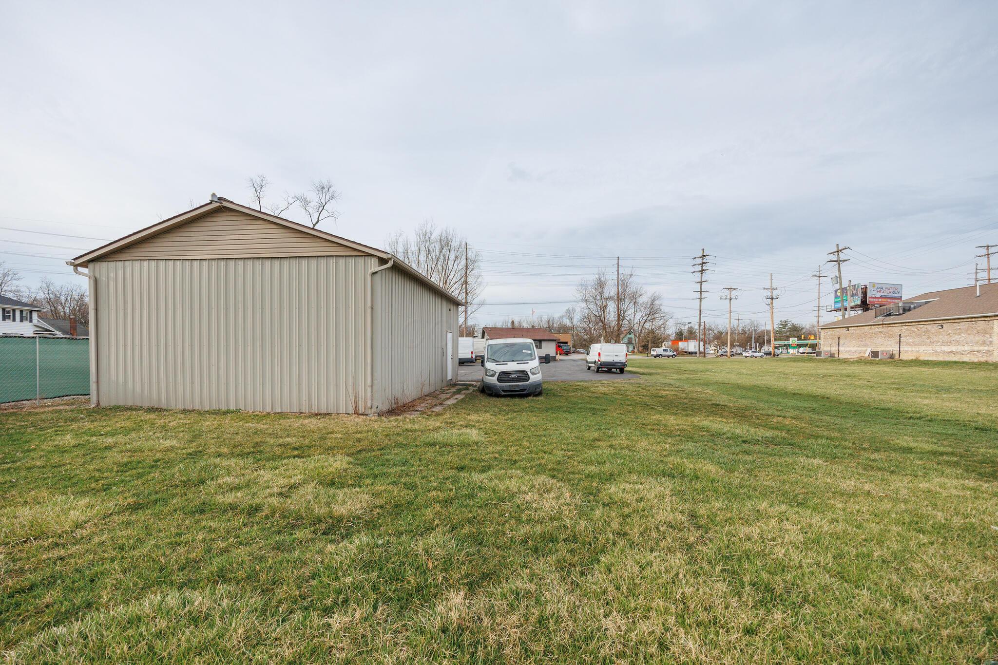 2182 Frank Road Columbus, OH 43223 - Photo 38 of 42 0319 Bo 2182 Frank Rd-33_(2048)