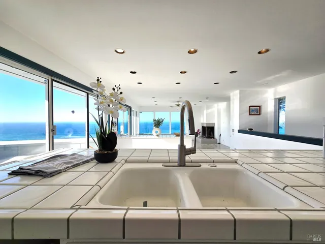 $1,680,000 | 14800 Navarro Way, Manchester, CA 95459