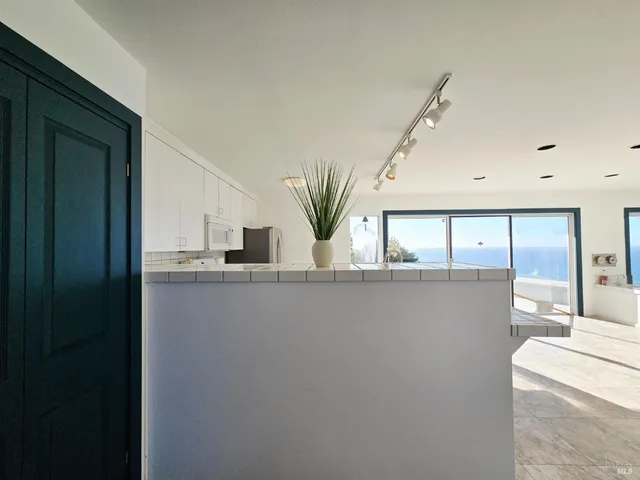 $1,680,000 | 14800 Navarro Way, Manchester, CA 95459