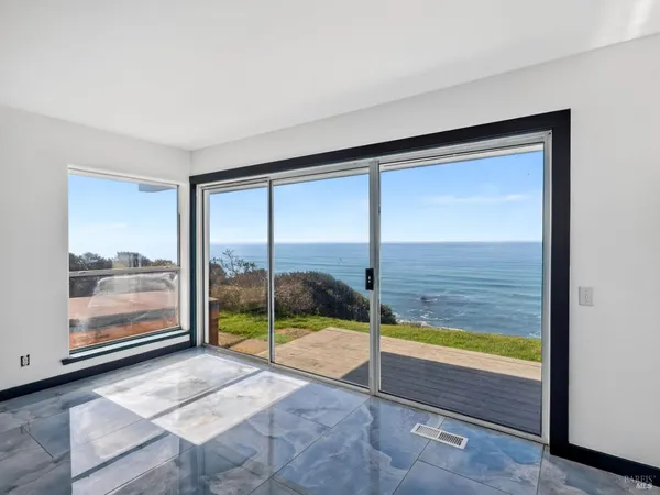 $1,493,000 | 14800 Navarro Way, Manchester, CA 95459