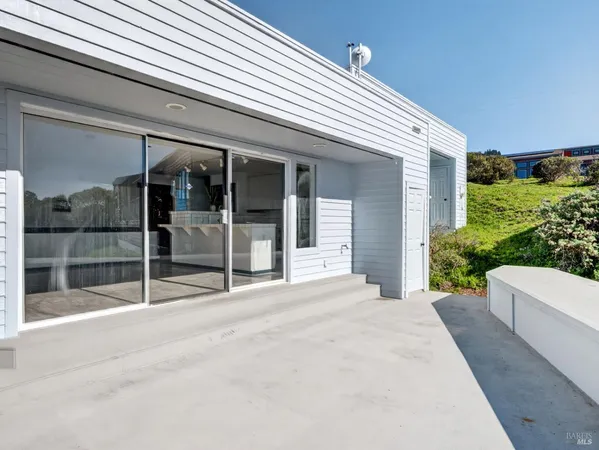 $1,493,000 | 14800 Navarro Way, Manchester, CA 95459