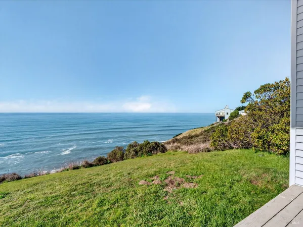 $1,493,000 | 14800 Navarro Way, Manchester, CA 95459