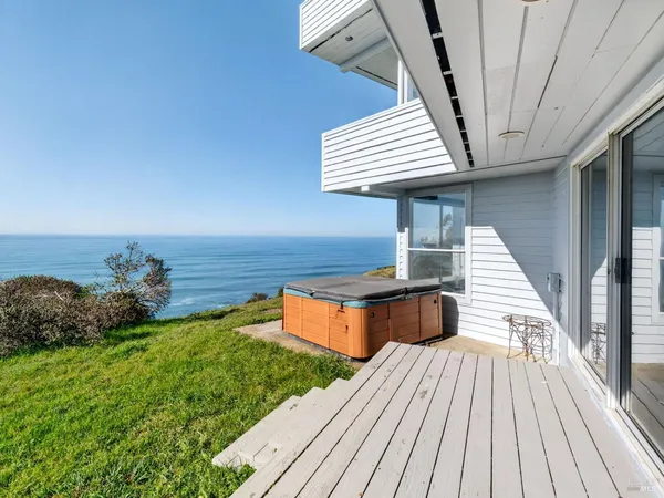 $1,493,000 | 14800 Navarro Way, Manchester, CA 95459