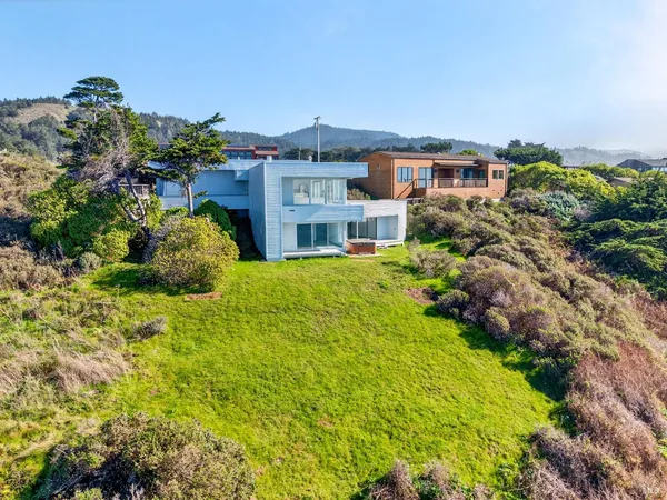 $1,493,000 | 14800 Navarro Way, Manchester, CA 95459